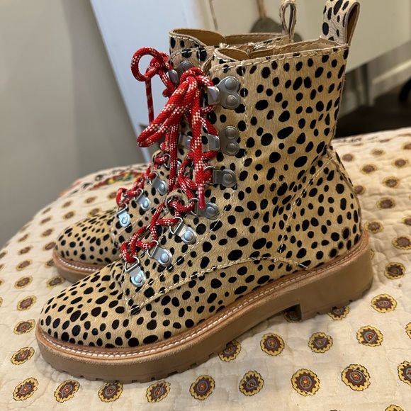 Dolce Vita for Anthropologie Leopard Print Ankle Boots with Red Laces Size 8 - Picture 2 of 8